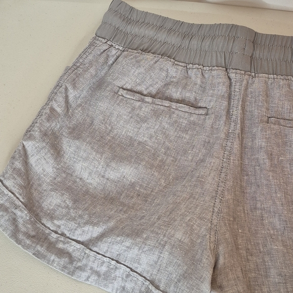 Athleta Women's Cabo Lightweight Linen 4" Inseam Shorts in Stone Gray - Size 10 - Picture 8 of 16